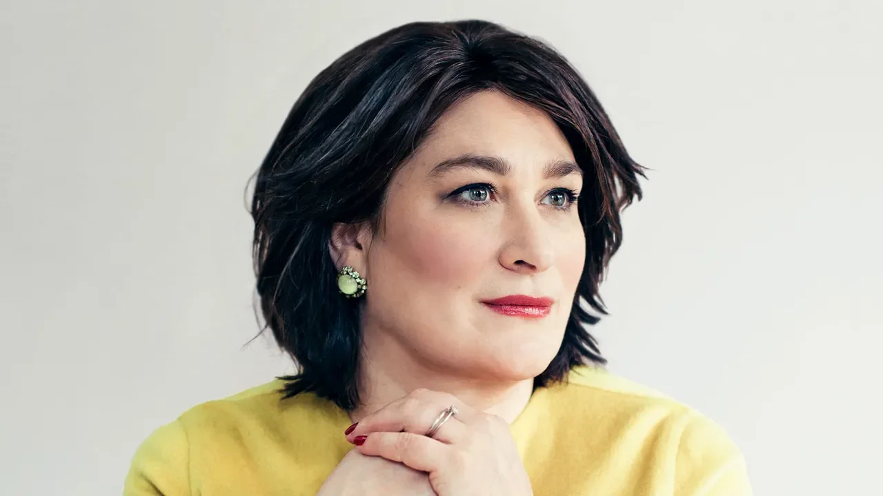 Sarah Vine: Life as a Columnist and Media Icon